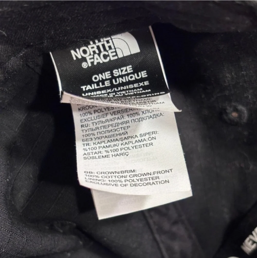 THE NORTH FACE Black Patchless SnapBack Cap Hat